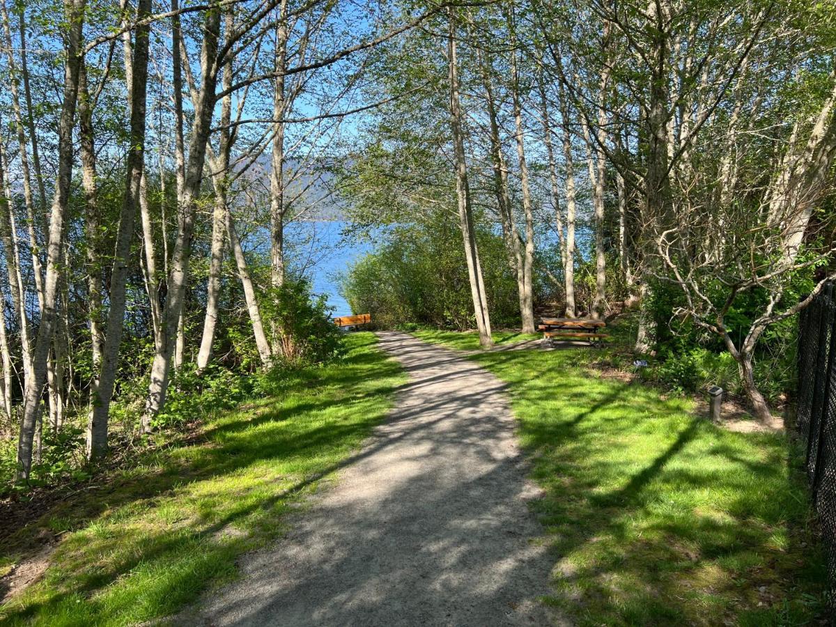 Sea And Cedar Retreat-A Home In A Tranquil Setting Cowichan Bay Exterior foto